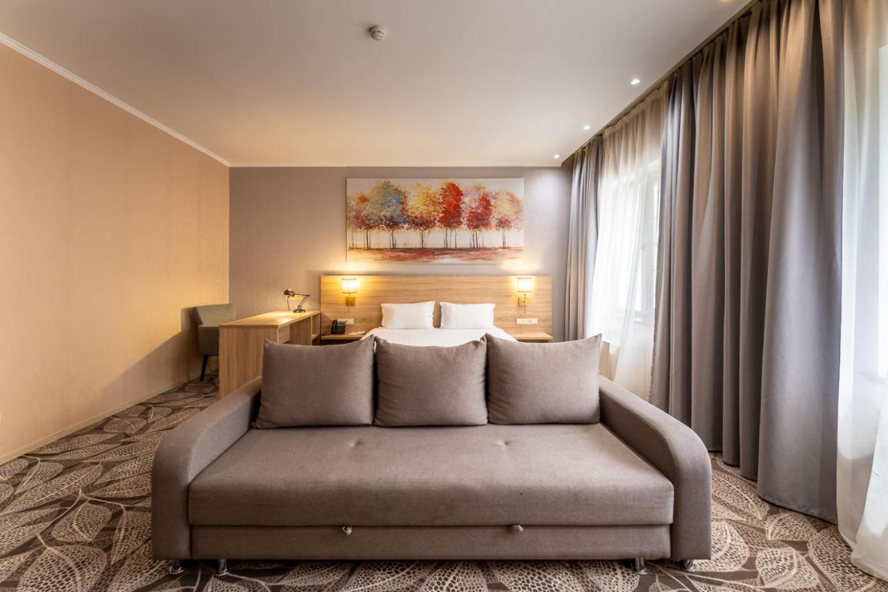 Renion Park Hotel Almaty Ngoại thất bức ảnh