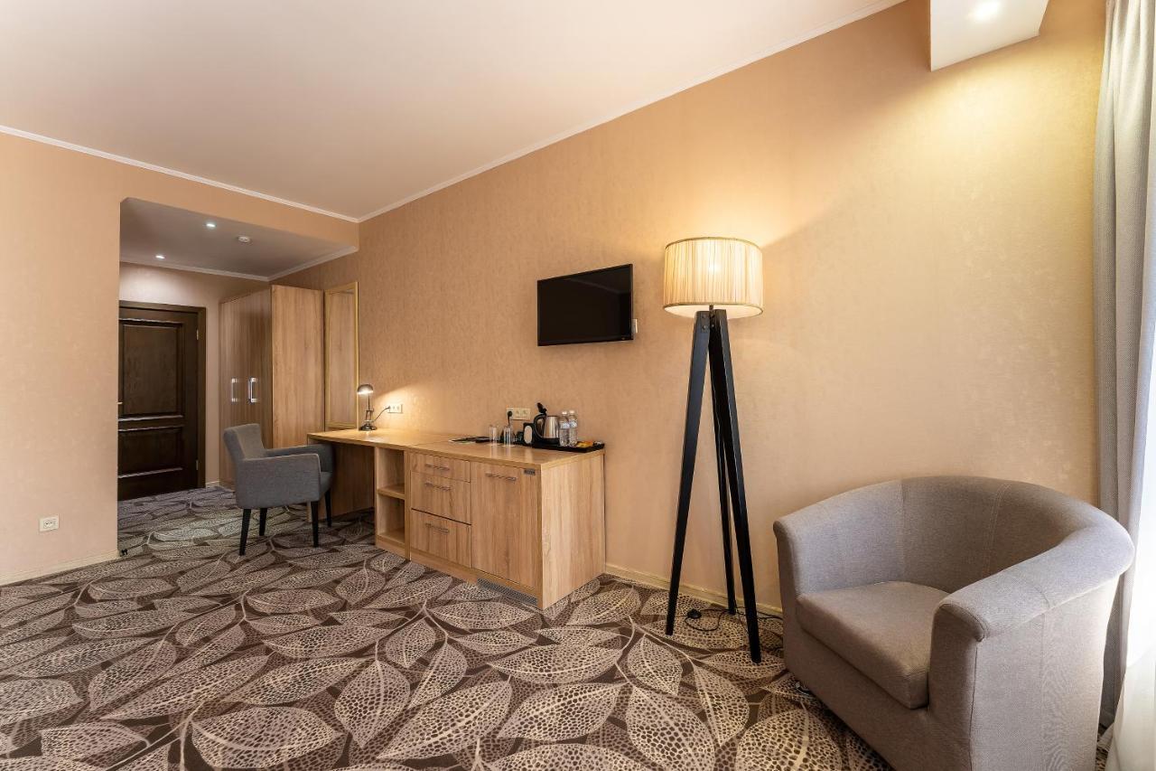 Renion Park Hotel Almaty Ngoại thất bức ảnh