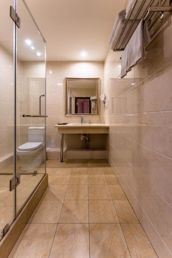 Renion Park Hotel Almaty Ngoại thất bức ảnh