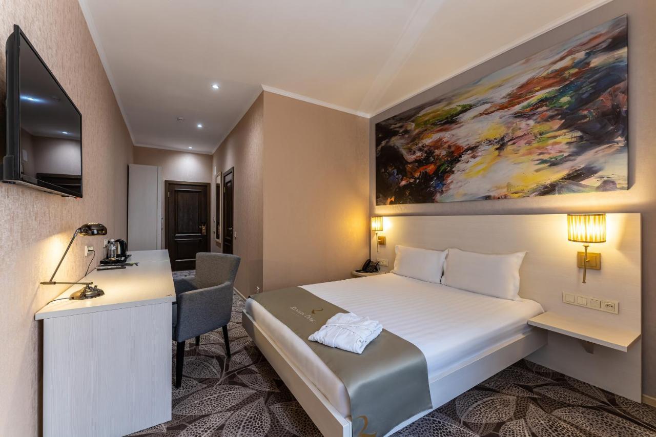 Renion Park Hotel Almaty Ngoại thất bức ảnh