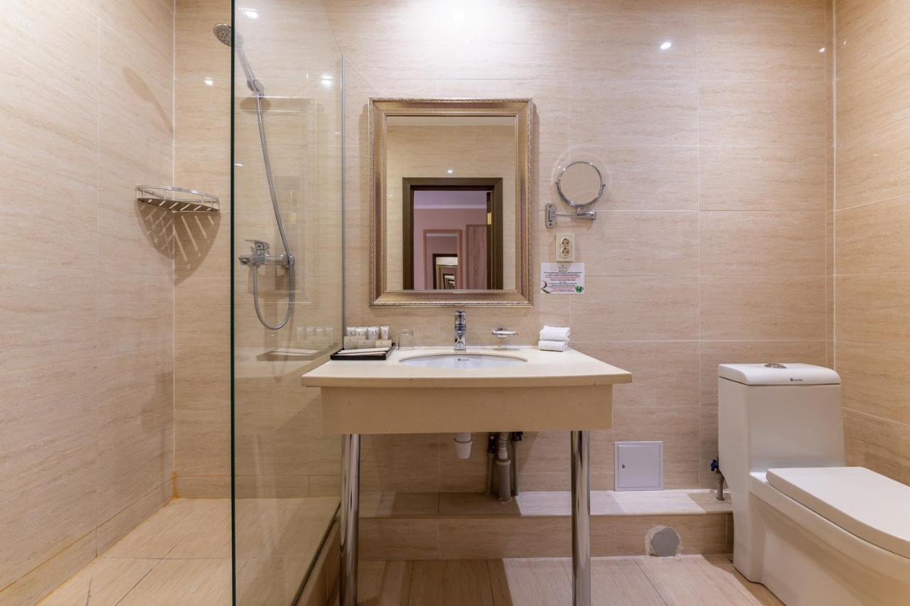 Renion Park Hotel Almaty Ngoại thất bức ảnh
