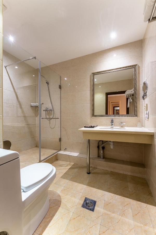 Renion Park Hotel Almaty Ngoại thất bức ảnh