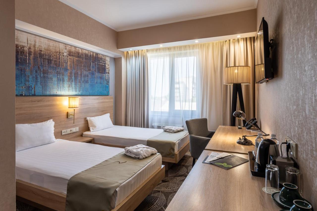 Renion Park Hotel Almaty Ngoại thất bức ảnh