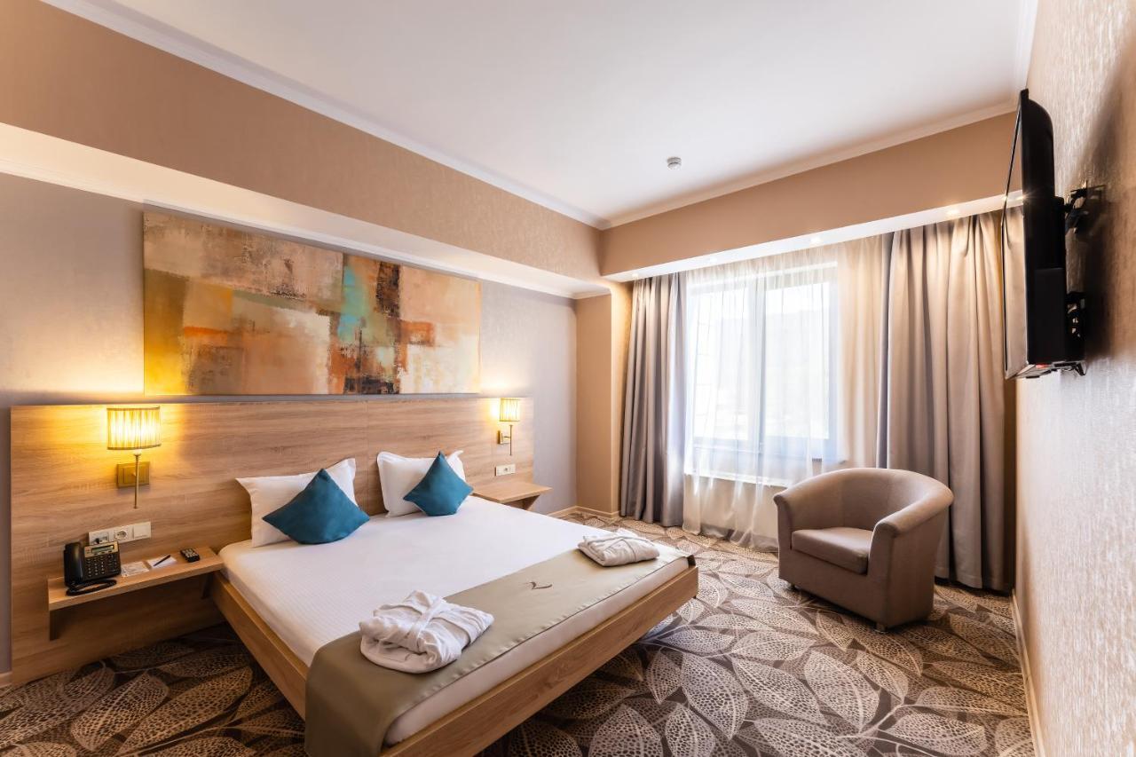Renion Park Hotel Almaty Ngoại thất bức ảnh