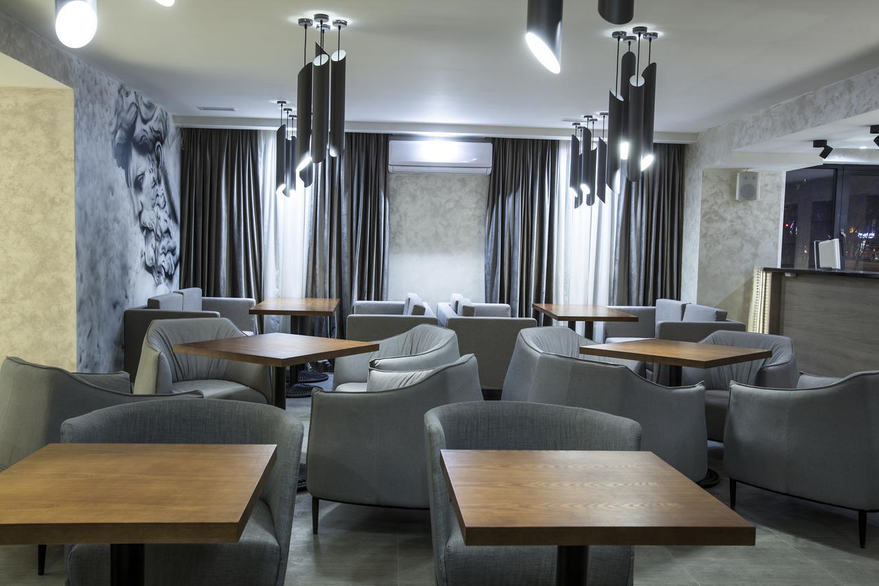Renion Park Hotel Almaty Ngoại thất bức ảnh
