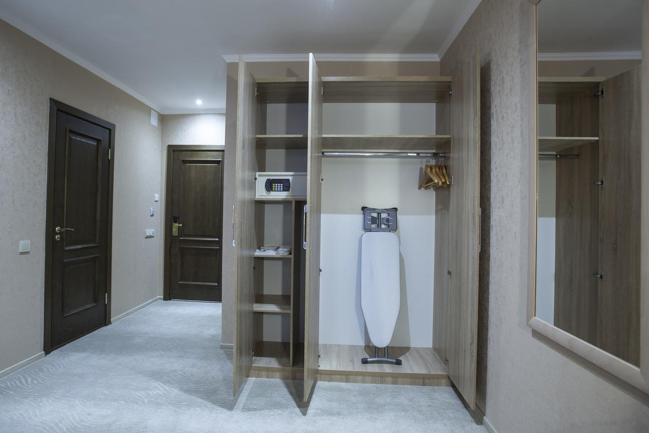 Renion Park Hotel Almaty Ngoại thất bức ảnh