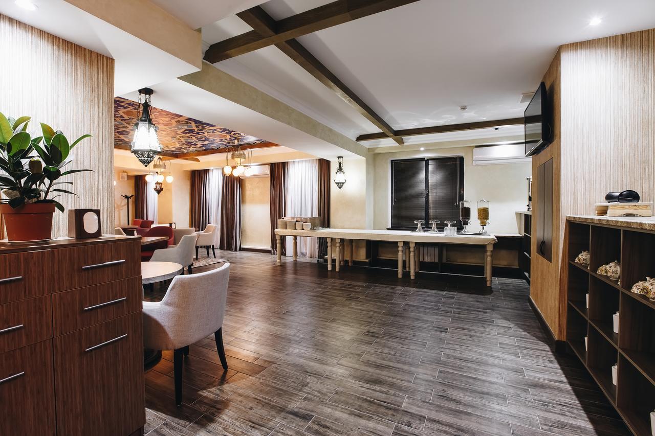 Renion Park Hotel Almaty Ngoại thất bức ảnh