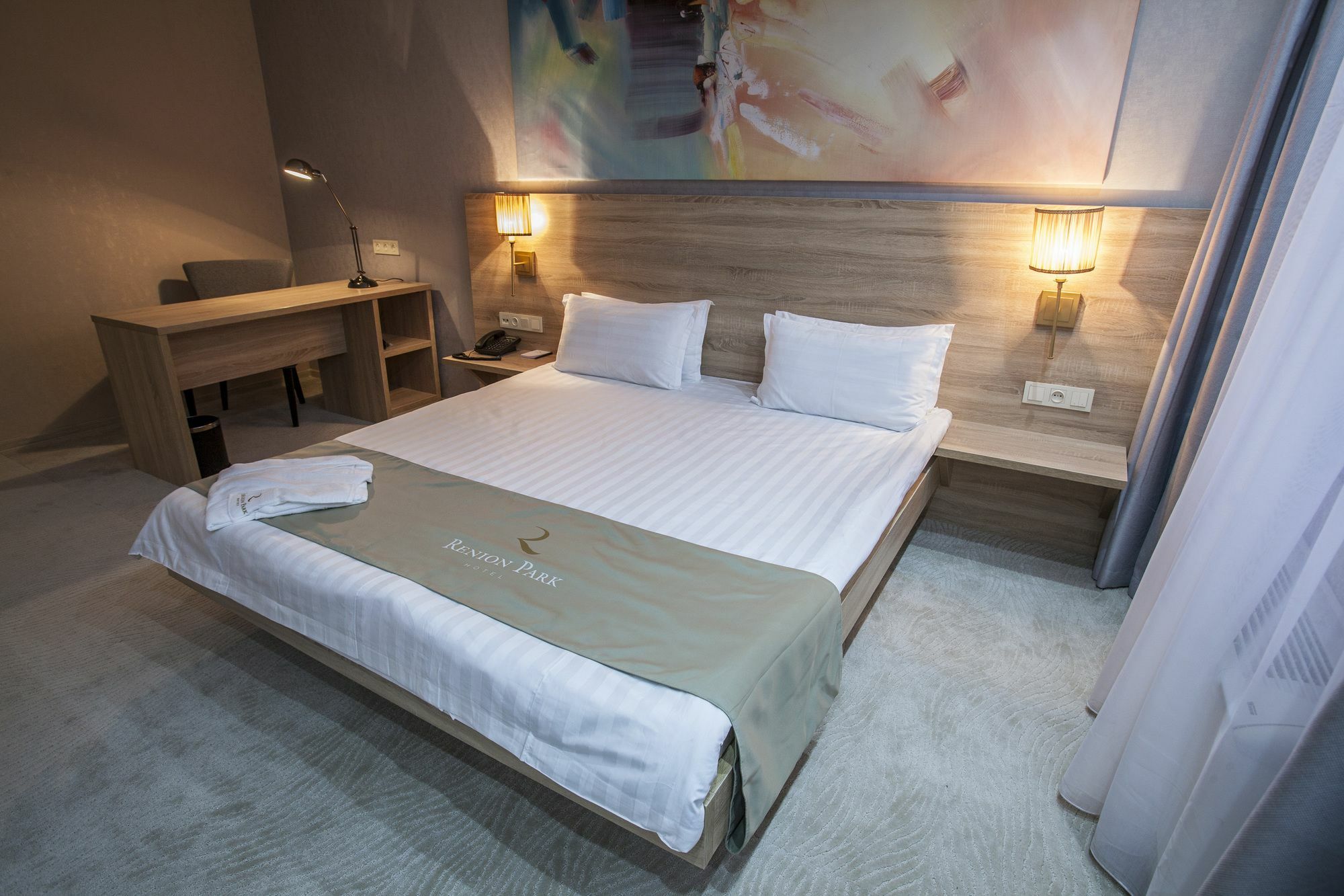Renion Park Hotel Almaty Ngoại thất bức ảnh